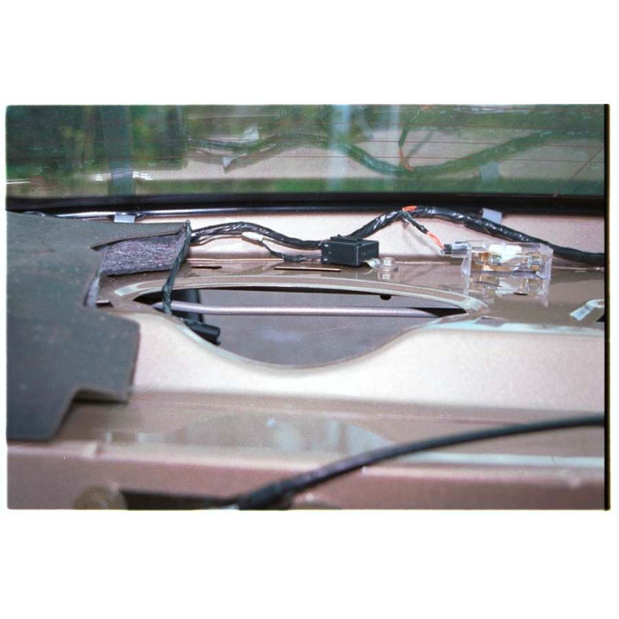 2000 Oldsmobile Alero Rear deck speaker removed