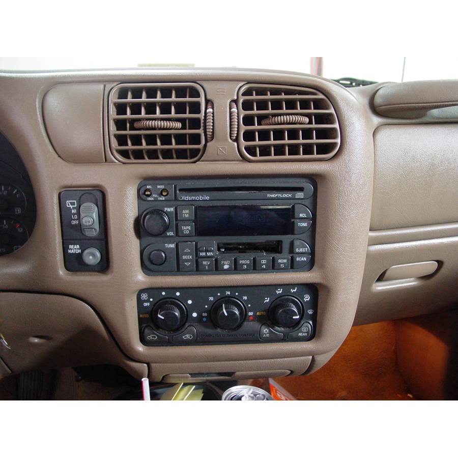 2000 Oldsmobile Bravada Factory Radio