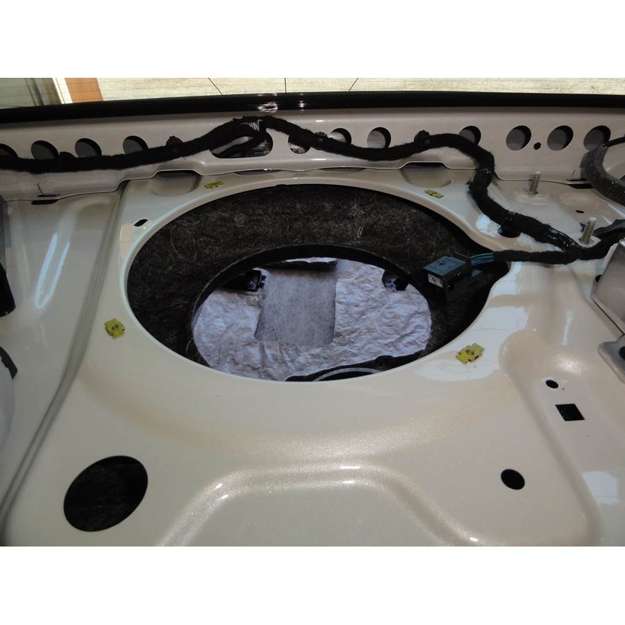2014 Cadillac ATS Rear deck center speaker removed