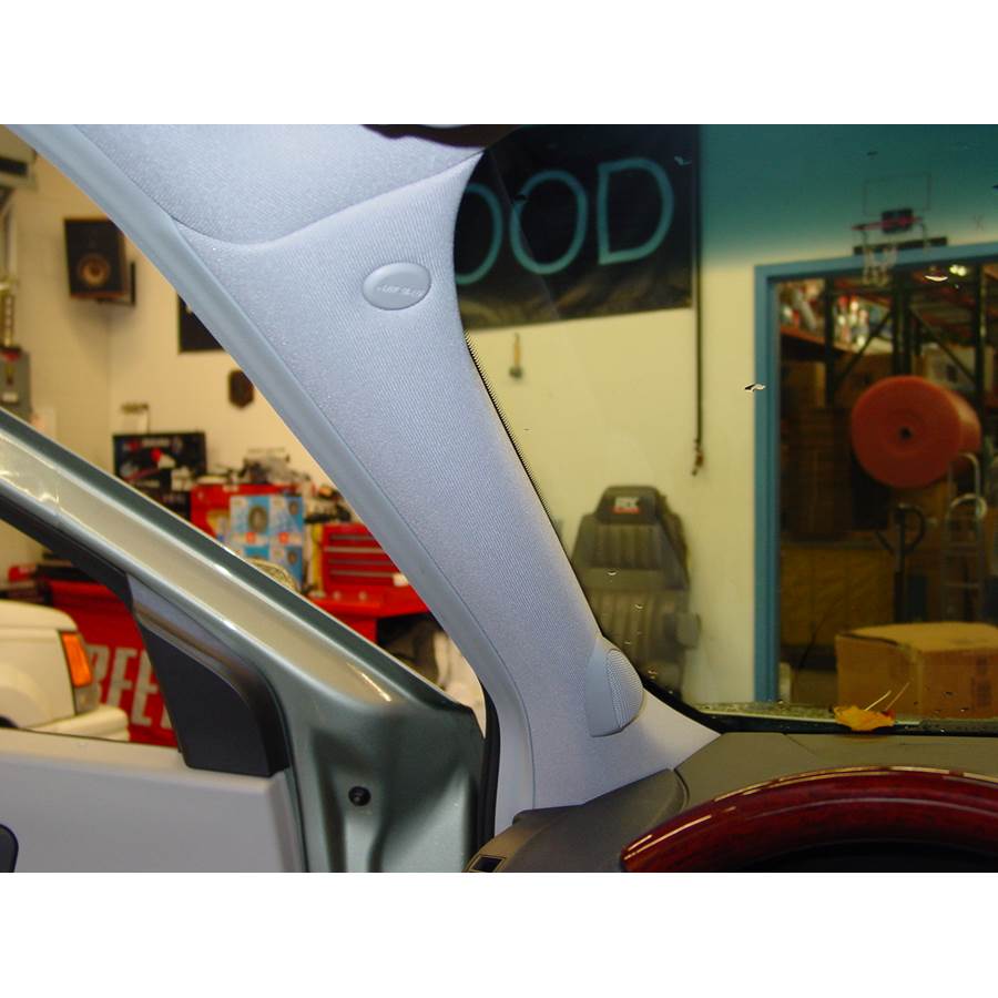 2004 Cadillac SRX Front pillar speaker location