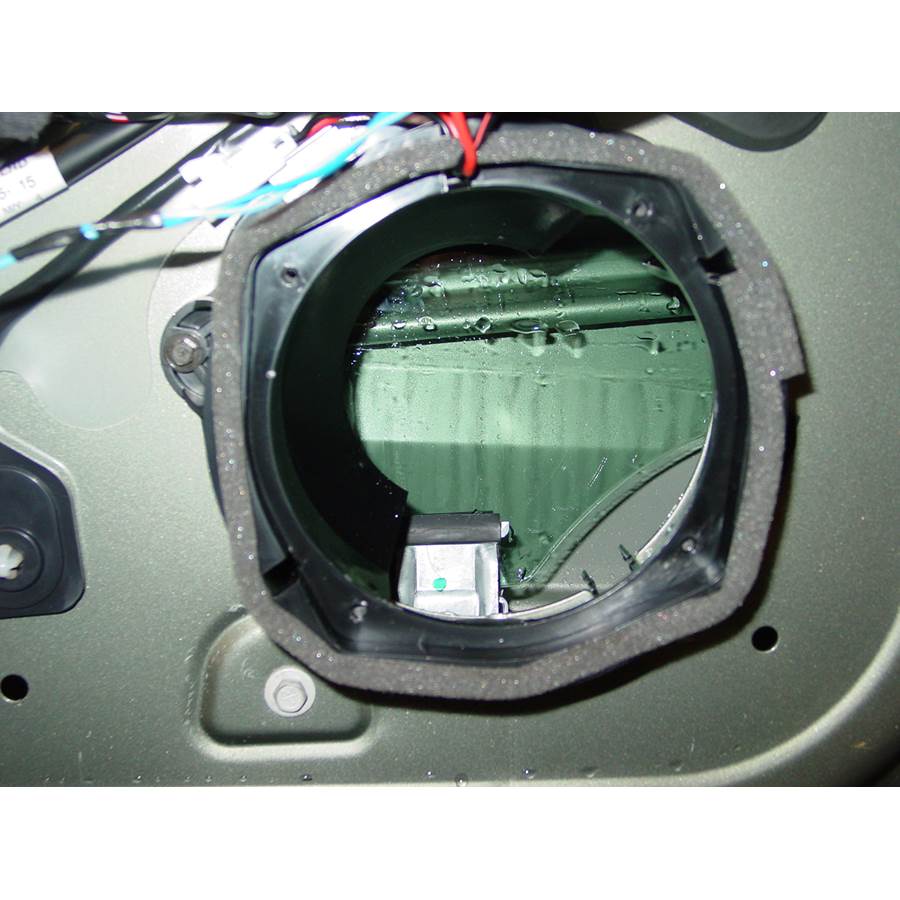 2006 Cadillac SRX Front speaker removed