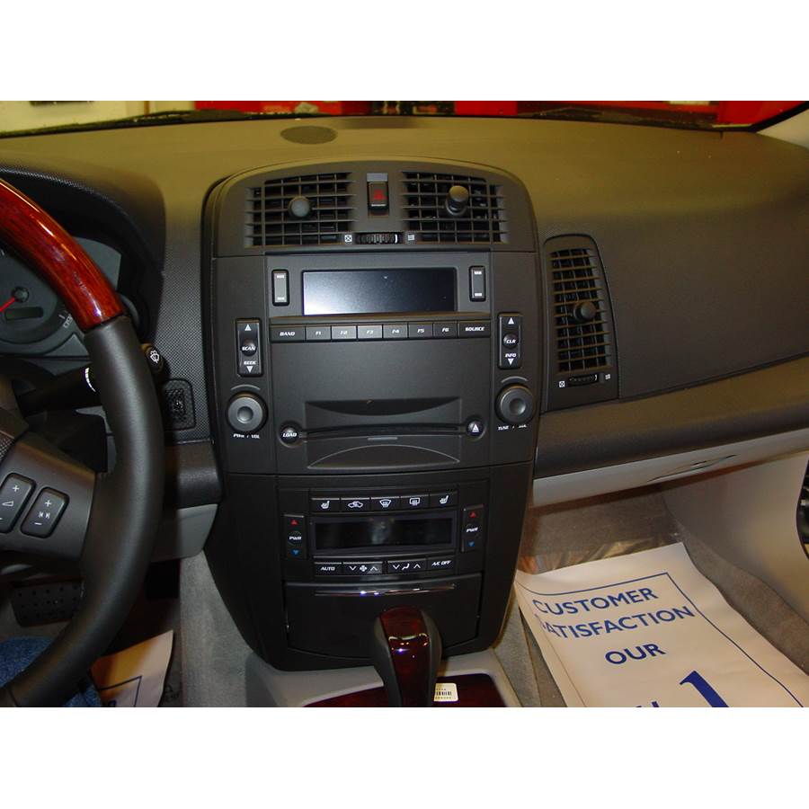 2004 Cadillac SRX Factory Radio