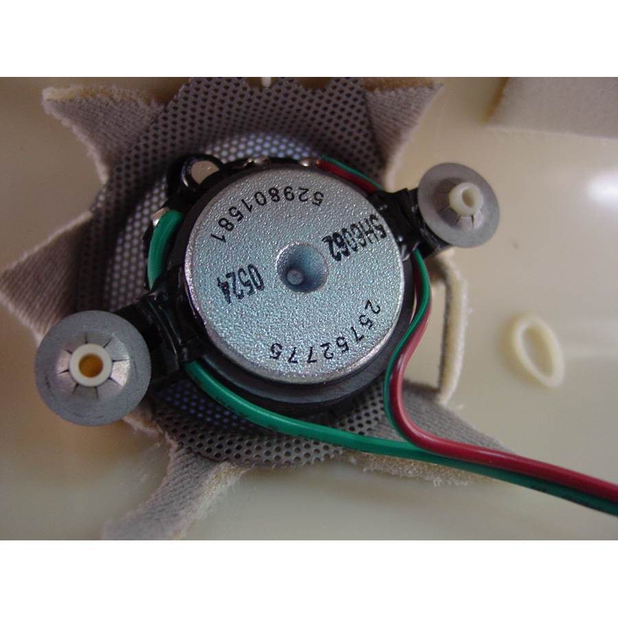 2011 Cadillac DTS Front pillar speaker
