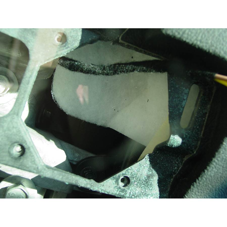 2005 Cadillac STS Dash speaker removed