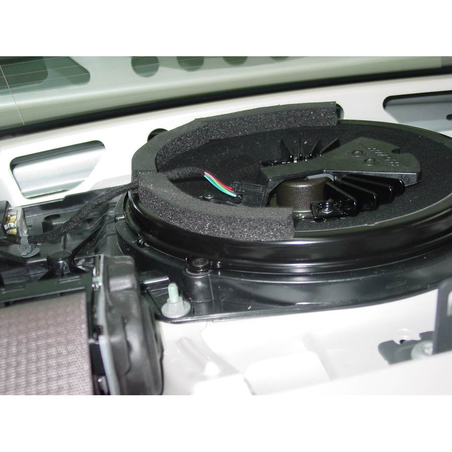 2006 Cadillac STS Rear deck center speaker