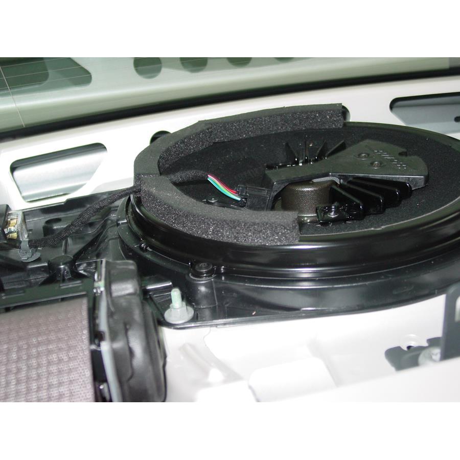 2007 Cadillac STS Rear deck center speaker