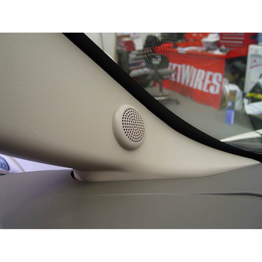 2003 Cadillac Escalade ESV Front pillar speaker location