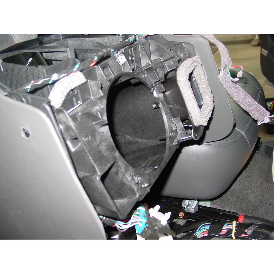 2005 Cadillac Escalade Center console speaker removed