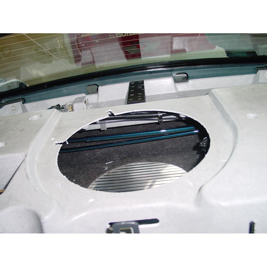 2001 Cadillac DeVille Rear deck center speaker removed