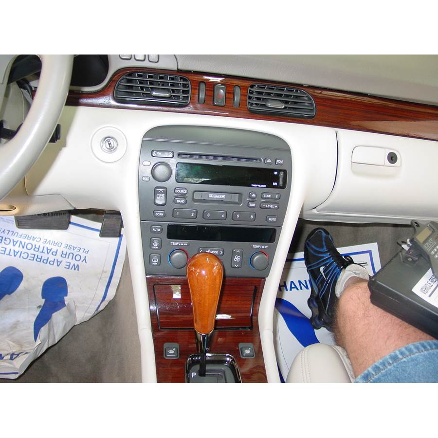 2000 Cadillac Seville Factory Radio