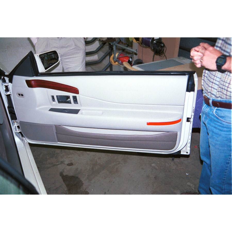 2001 Cadillac Eldorado Front door speaker location