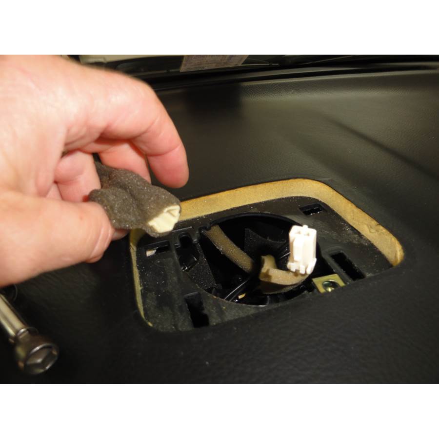 2008 Lexus RX400H Center dash speaker removed
