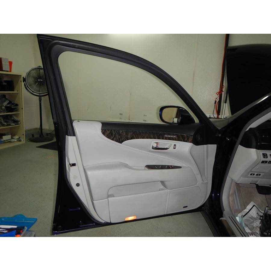 2011 Lexus LS600hL Front door speaker location