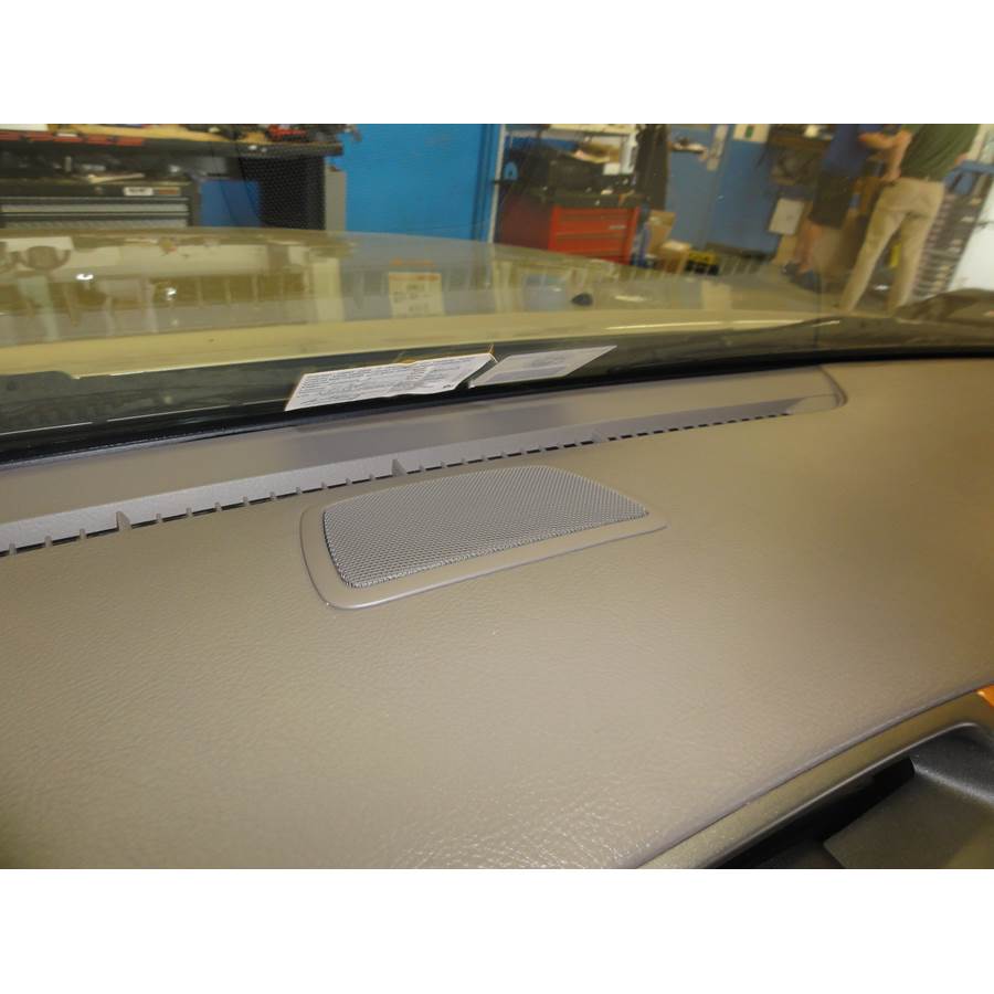 2004 Lexus GX470 Center dash speaker location