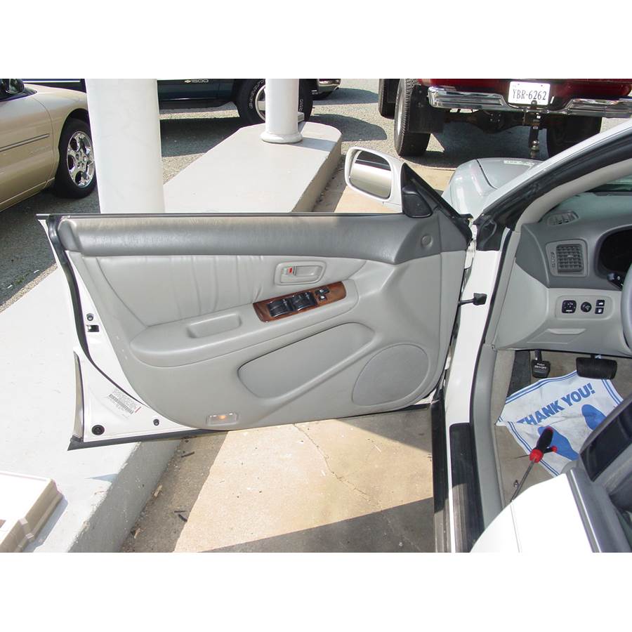 1998 Lexus ES300 Front door speaker location
