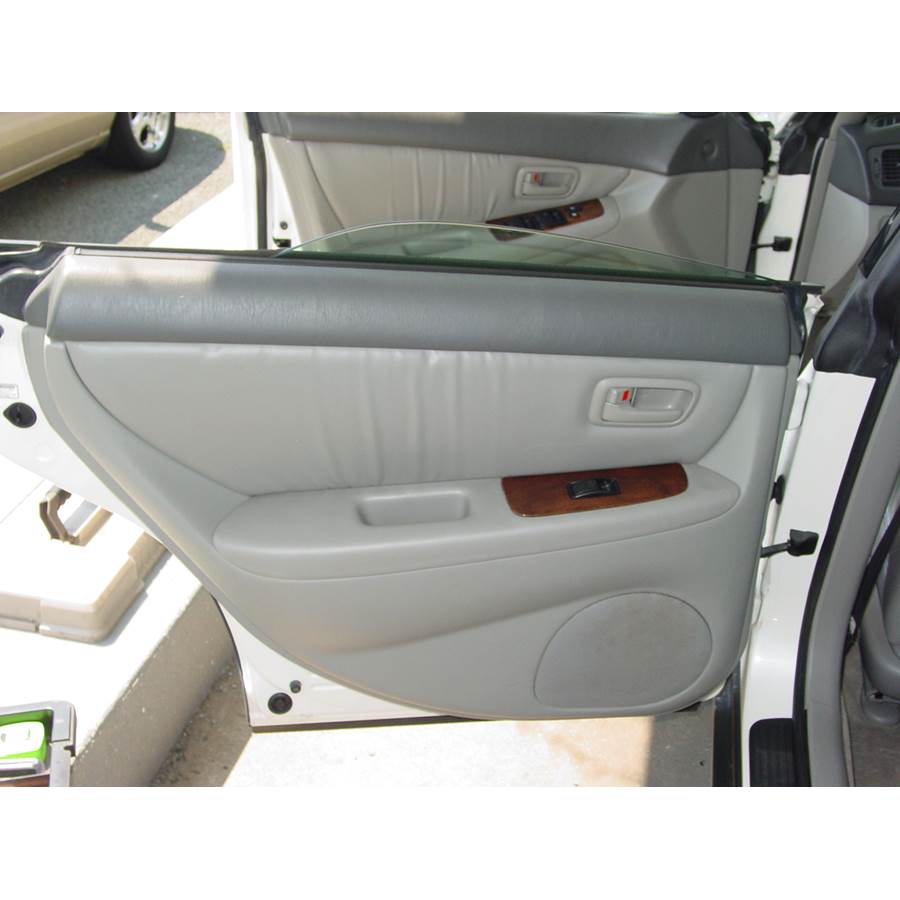 2000 Lexus ES300 Rear door speaker location