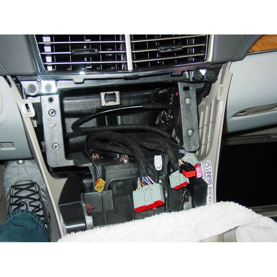 2012 Lincoln MKT Factory radio removed