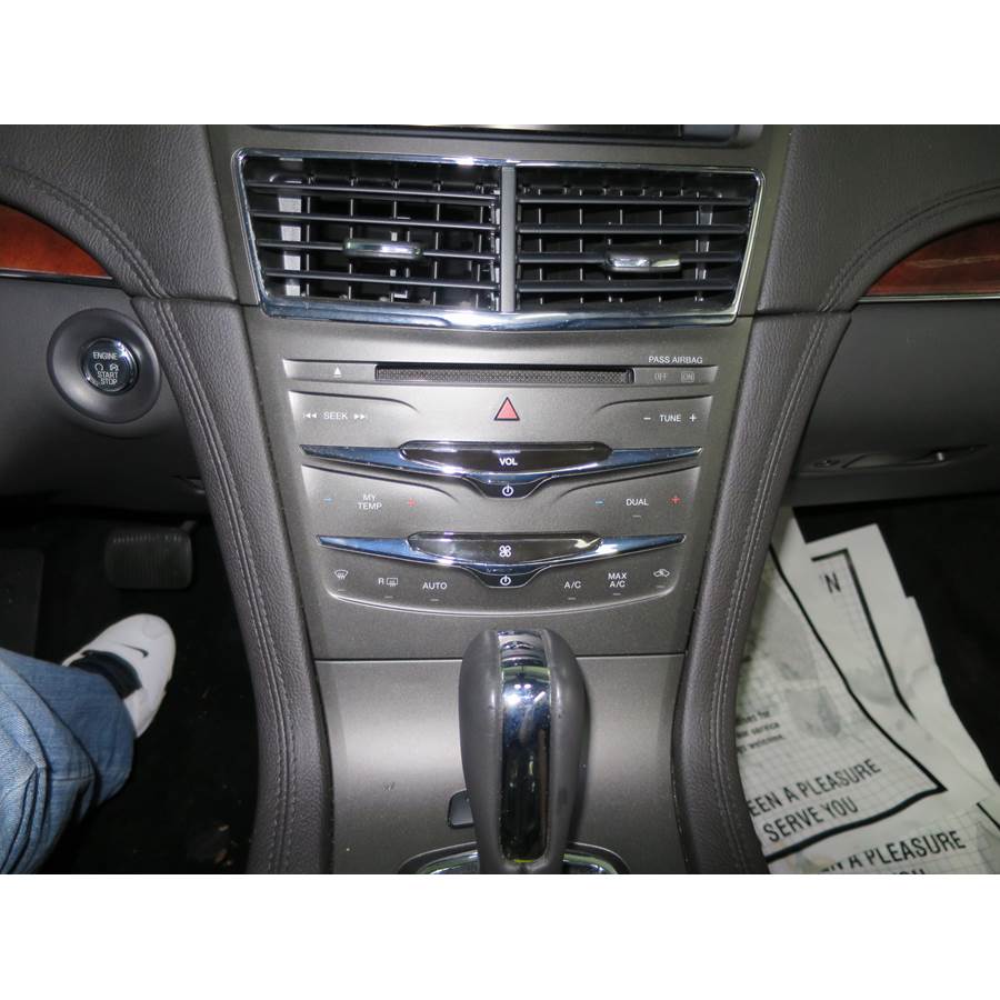 2016 Lincoln MKT Factory Radio