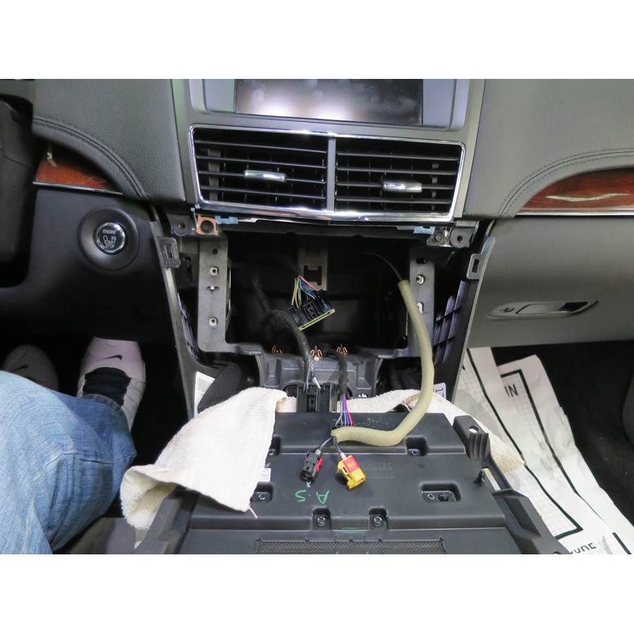2016 Lincoln MKT Factory radio removed