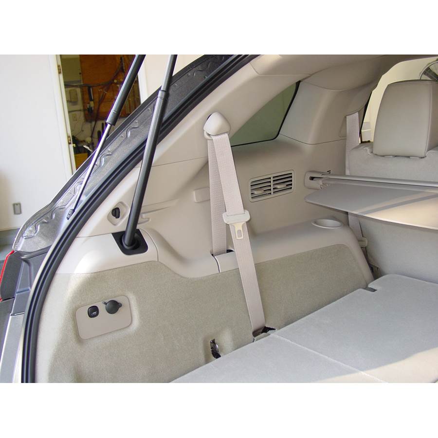 2012 Lincoln MKT Rear pillar speaker location