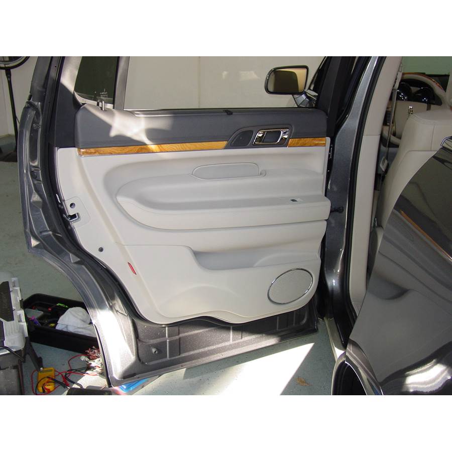 2016 Lincoln MKT Rear door speaker location