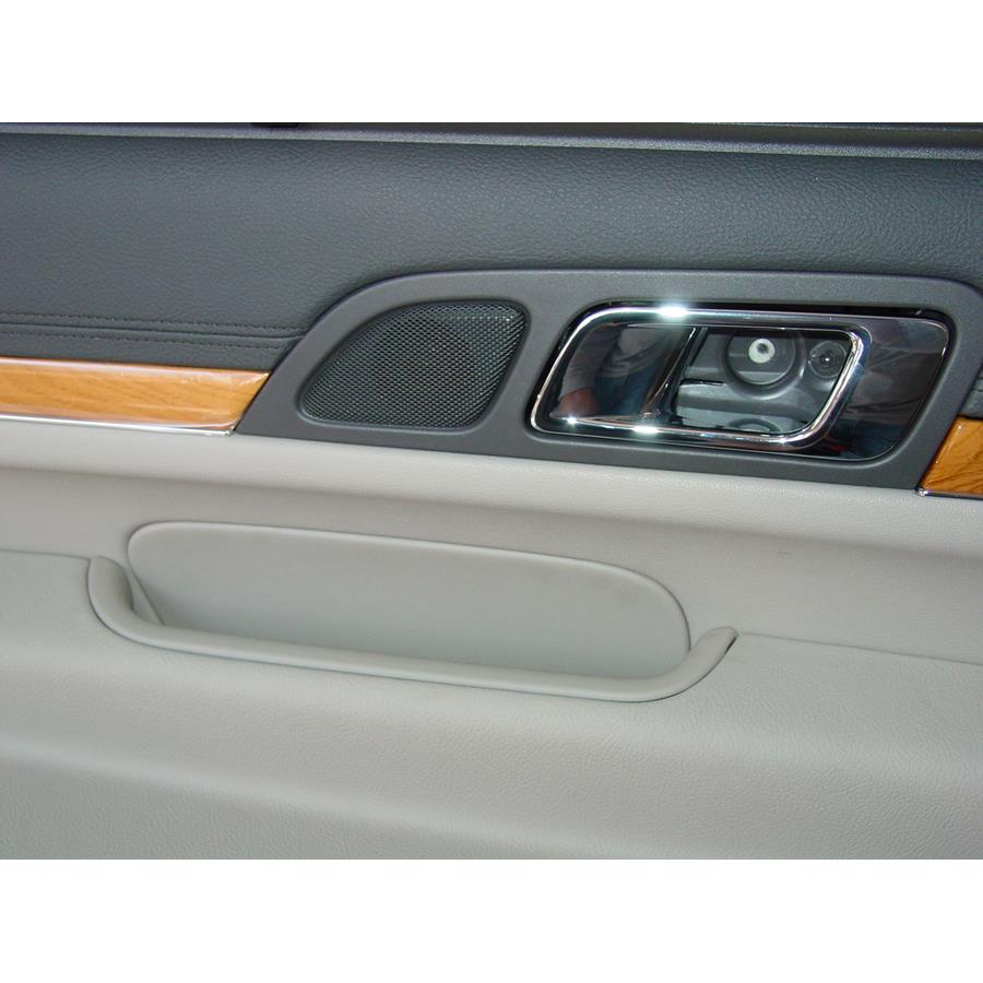 2017 Lincoln MKT Rear door tweeter location