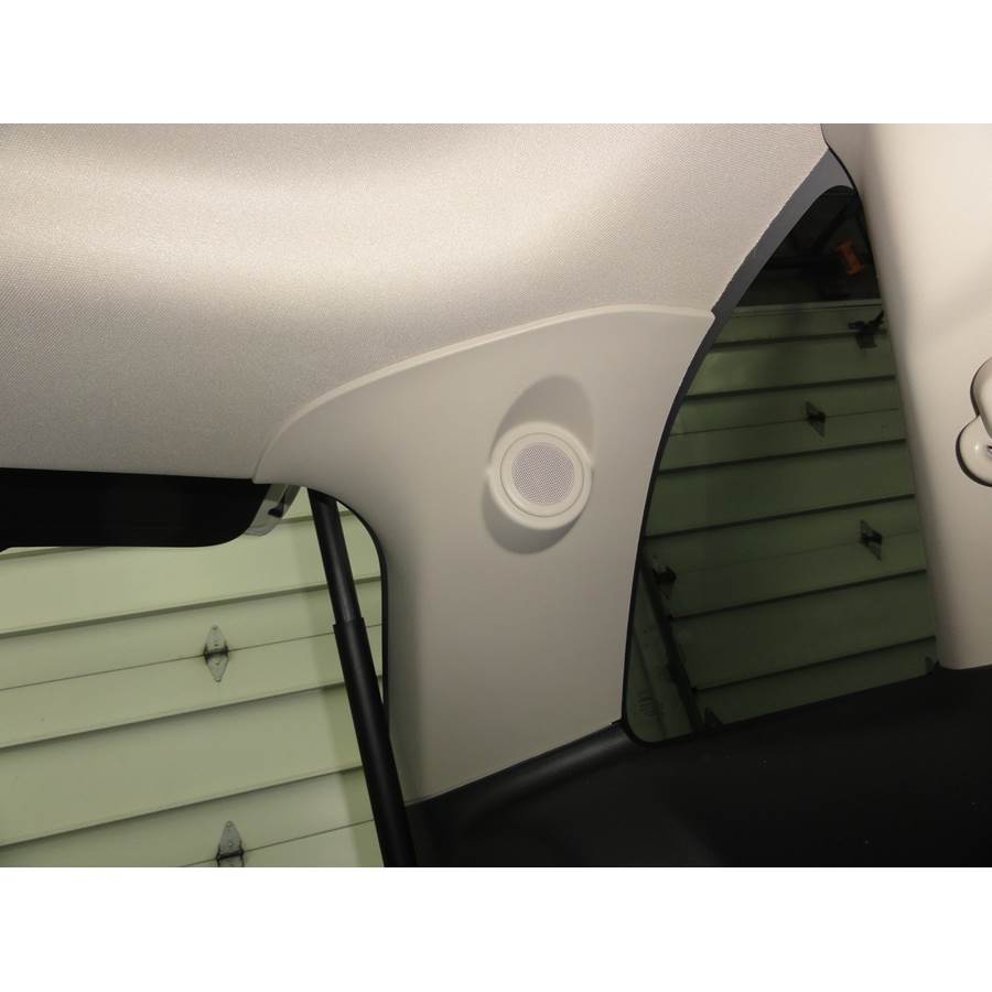 2013 Lincoln MKX Rear pillar speaker location