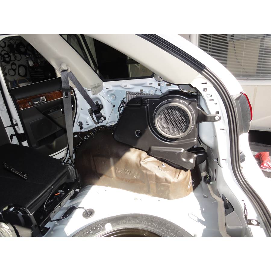 2013 Lincoln MKX Far-rear side speaker