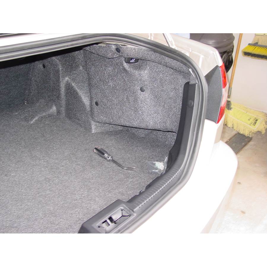 2008 Lincoln MKZ Factory amplifier location