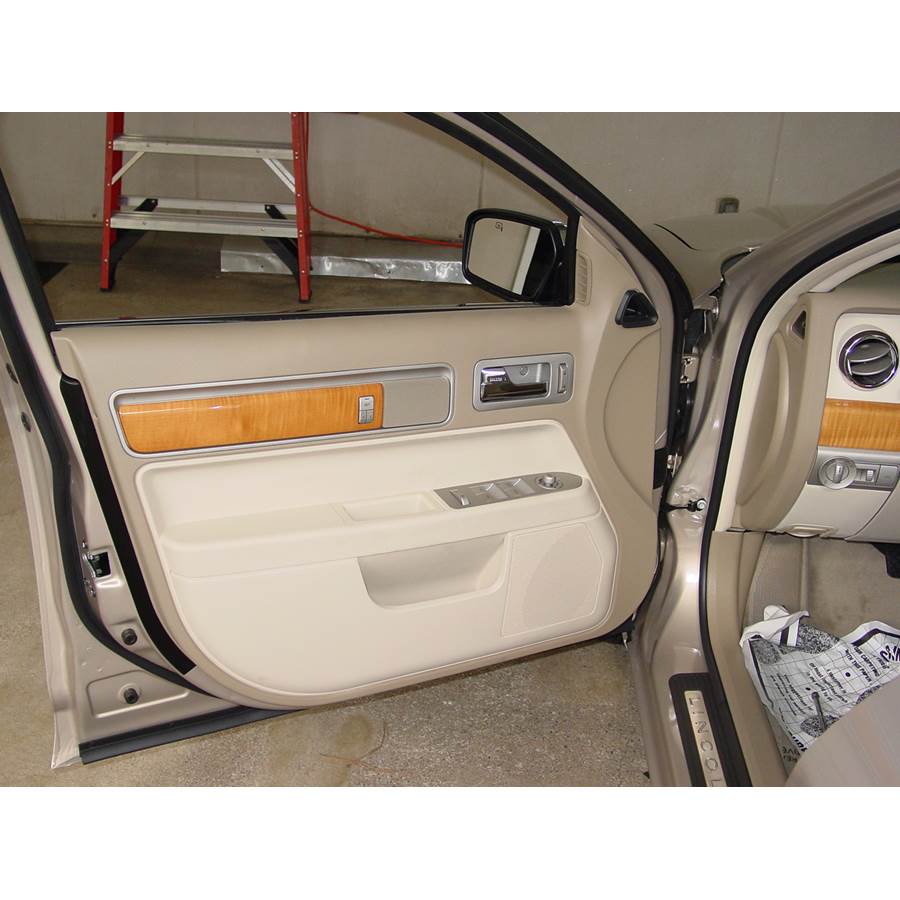 2009 Lincoln MKZ Front door speaker location