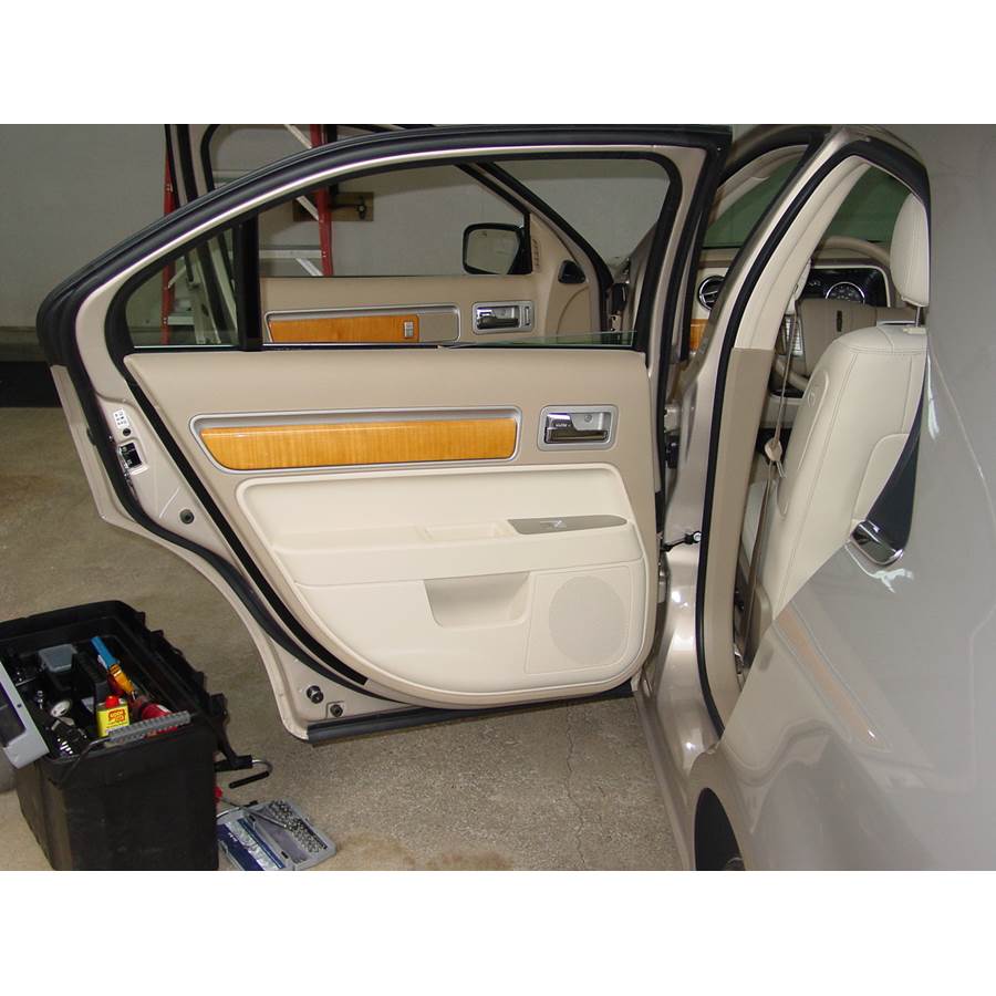 2009 Lincoln MKZ Rear door speaker location