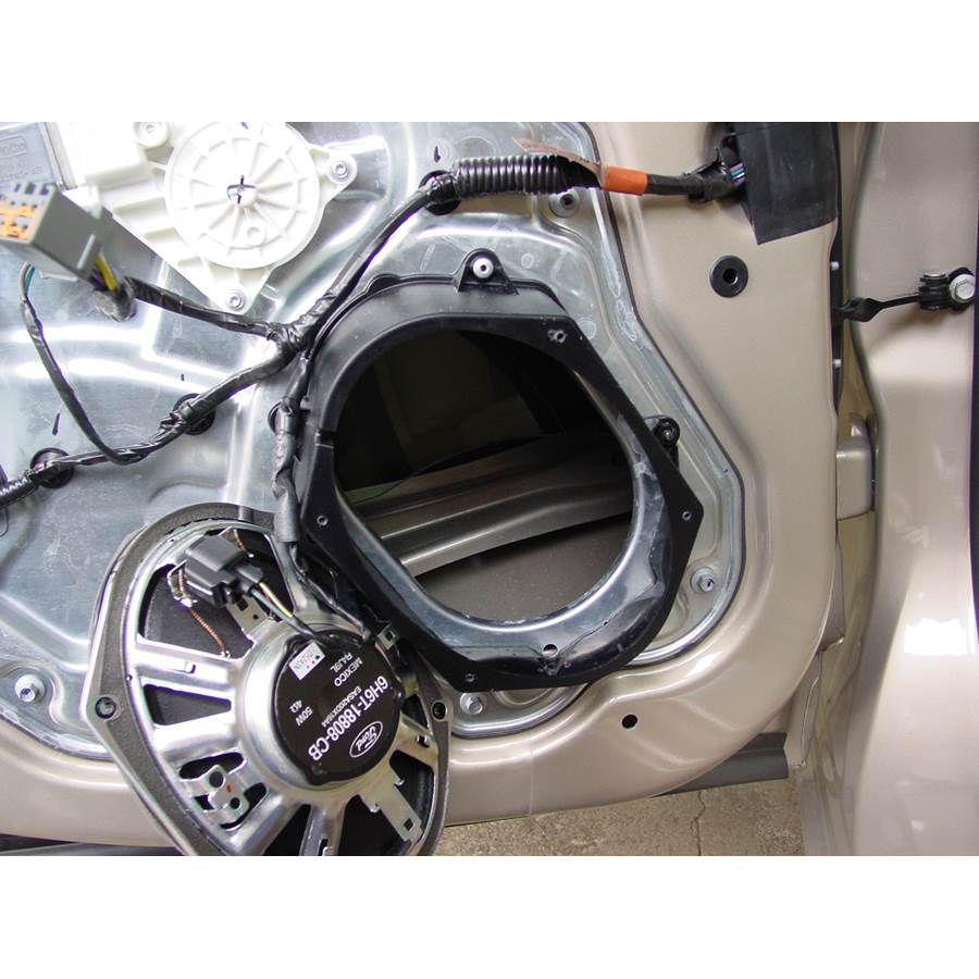 2007 Lincoln MKZ Rear door speaker removed