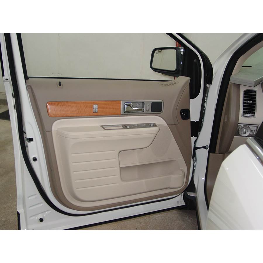 2007 Lincoln MKX Front door speaker location
