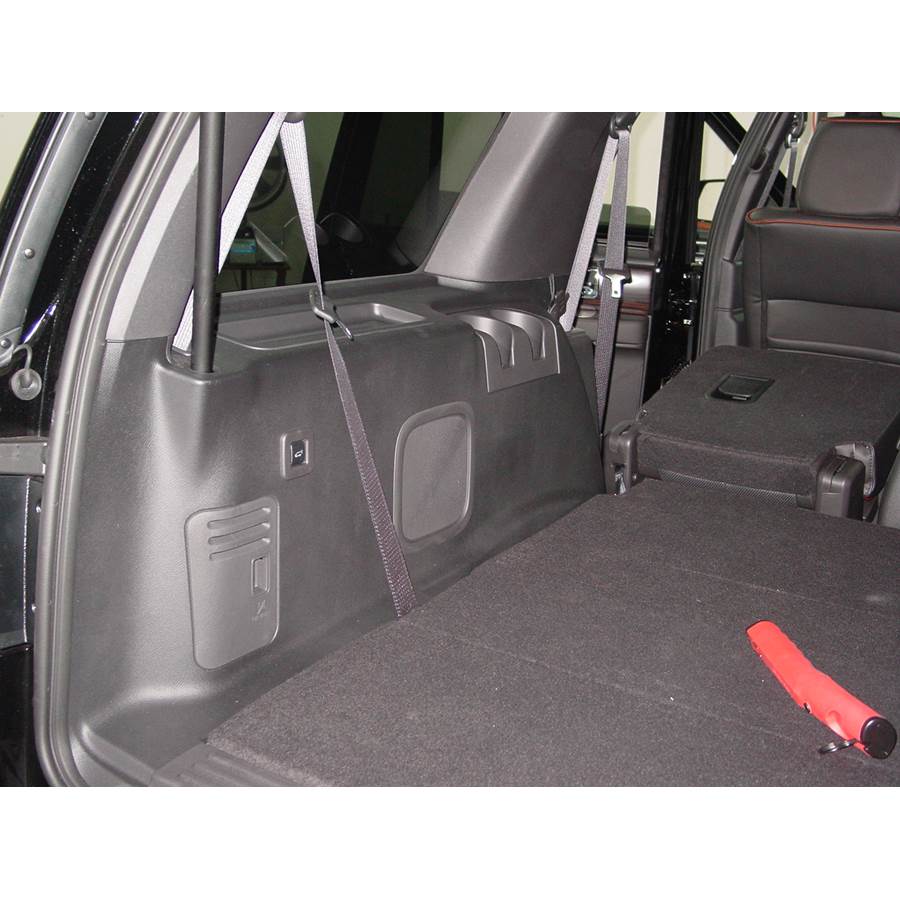 2014 Lincoln Navigator L Far-rear side speaker location