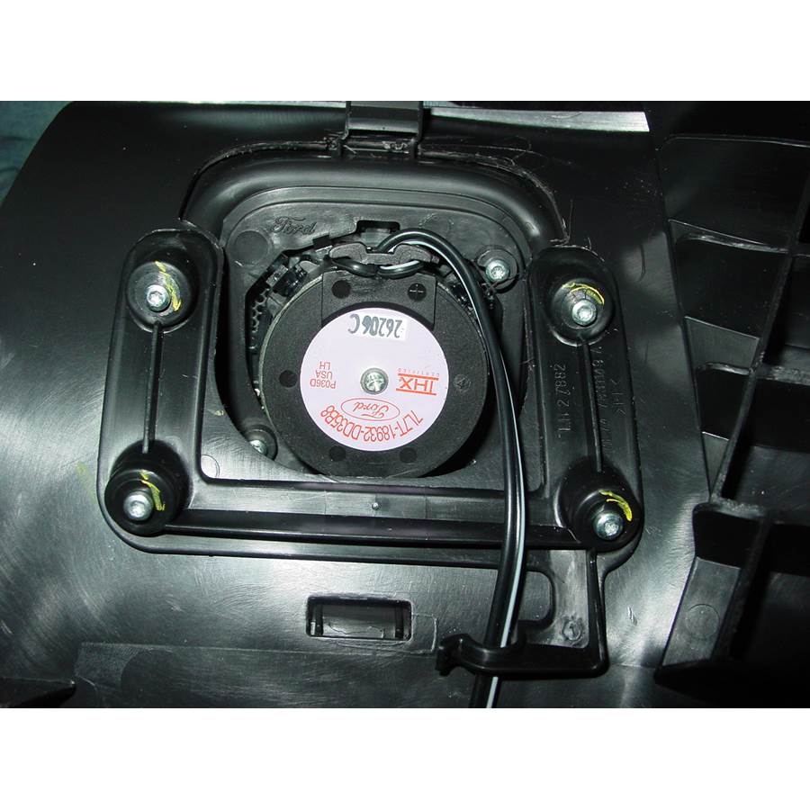 2012 Lincoln Navigator Rear pillar speaker