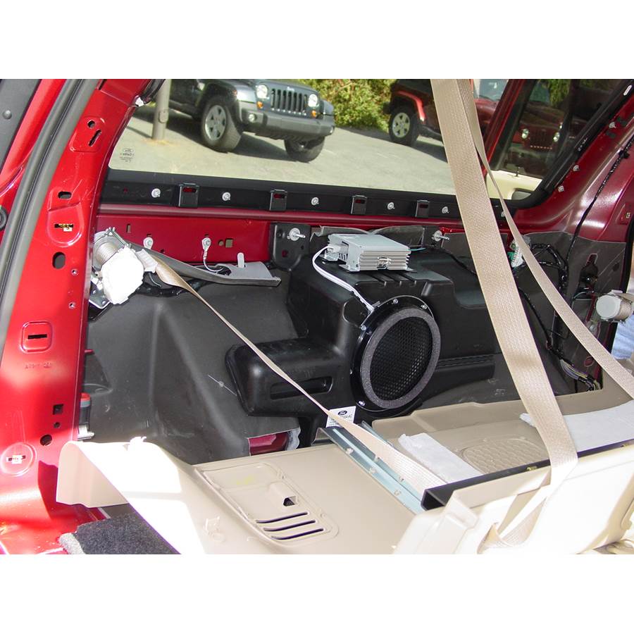 2014 Lincoln Navigator L Far-rear side speaker