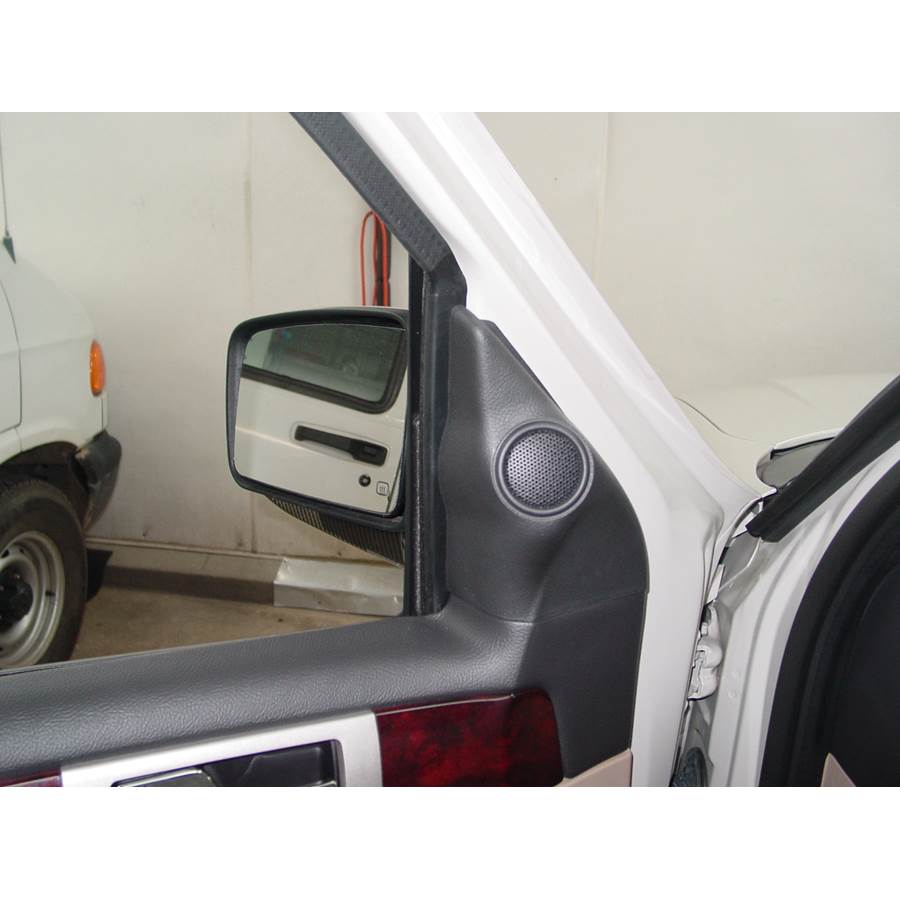 2004 Lincoln Navigator Front door tweeter location