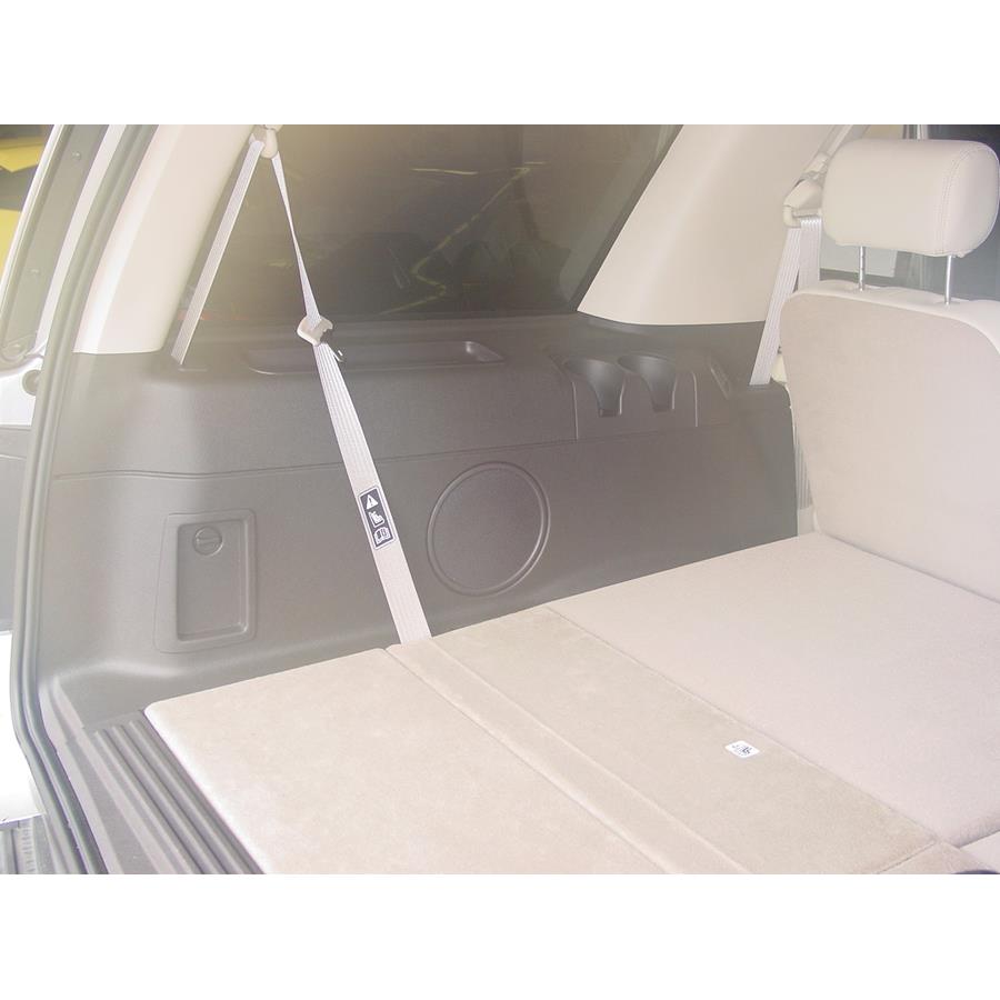 2005 Lincoln Navigator Far-rear side speaker location