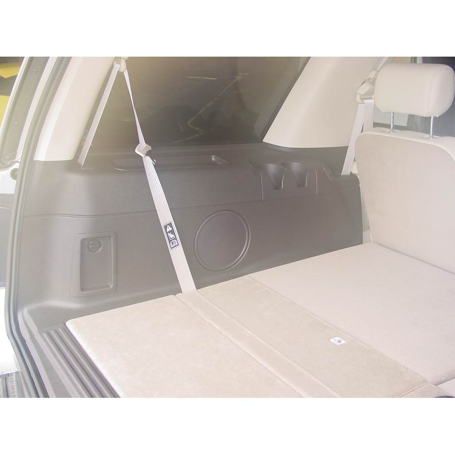 2005 Lincoln Navigator Far-rear side speaker location