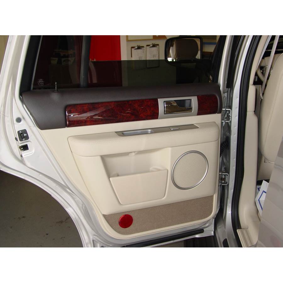 2003 Lincoln Navigator Rear door speaker location