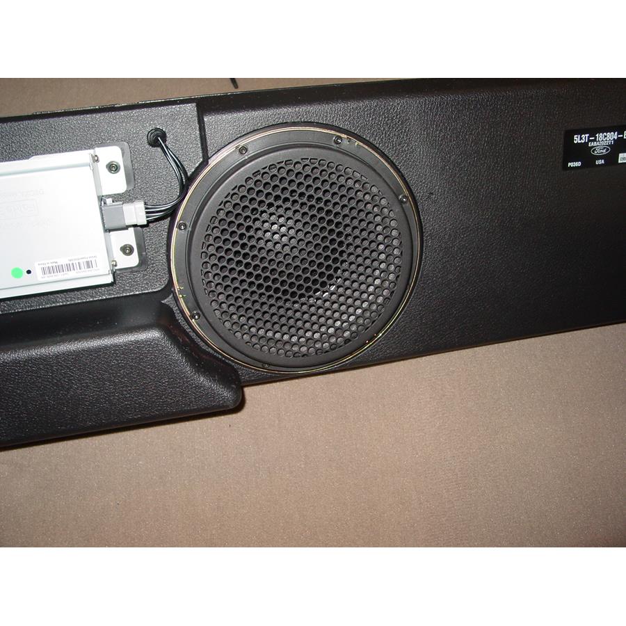 2006 Lincoln Mark LT Rear cab speaker
