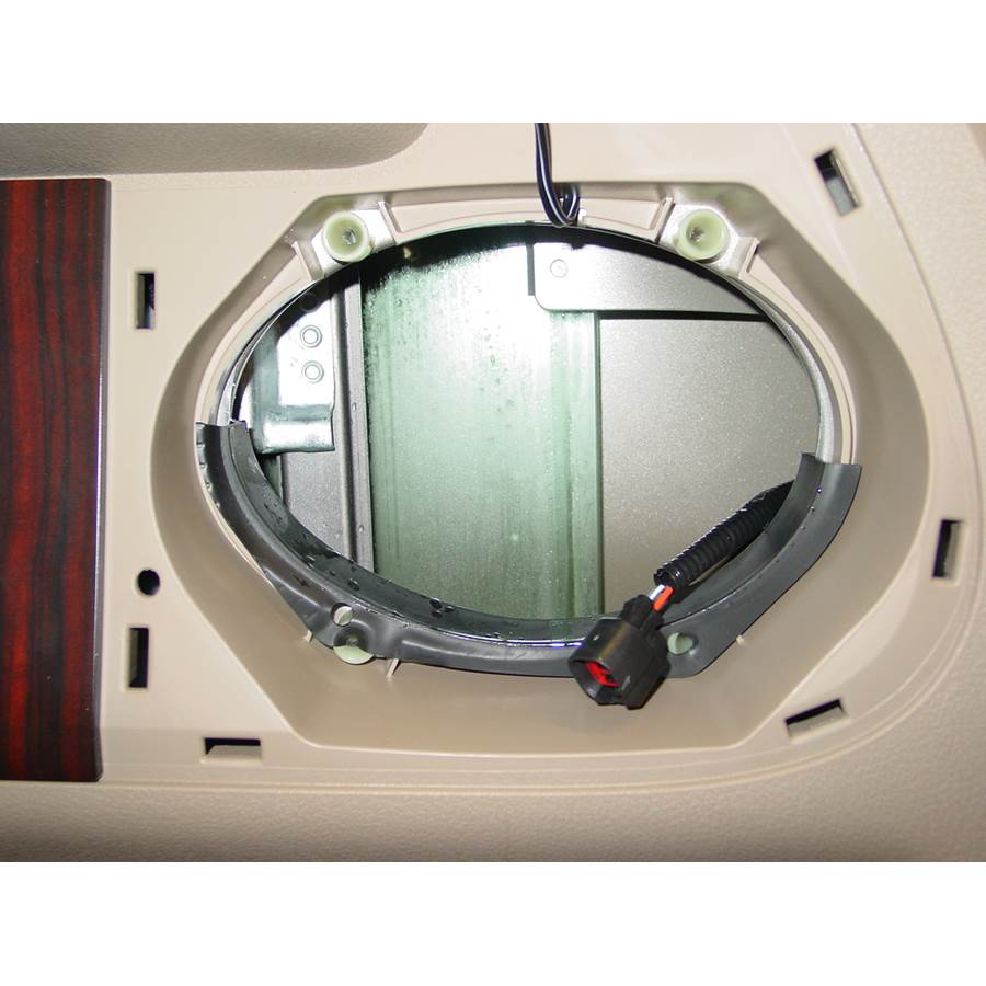 2008 Lincoln Mark LT Front door woofer removed