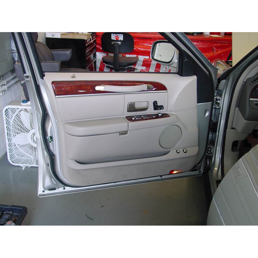 2003 Lincoln Town Car Front door speaker location