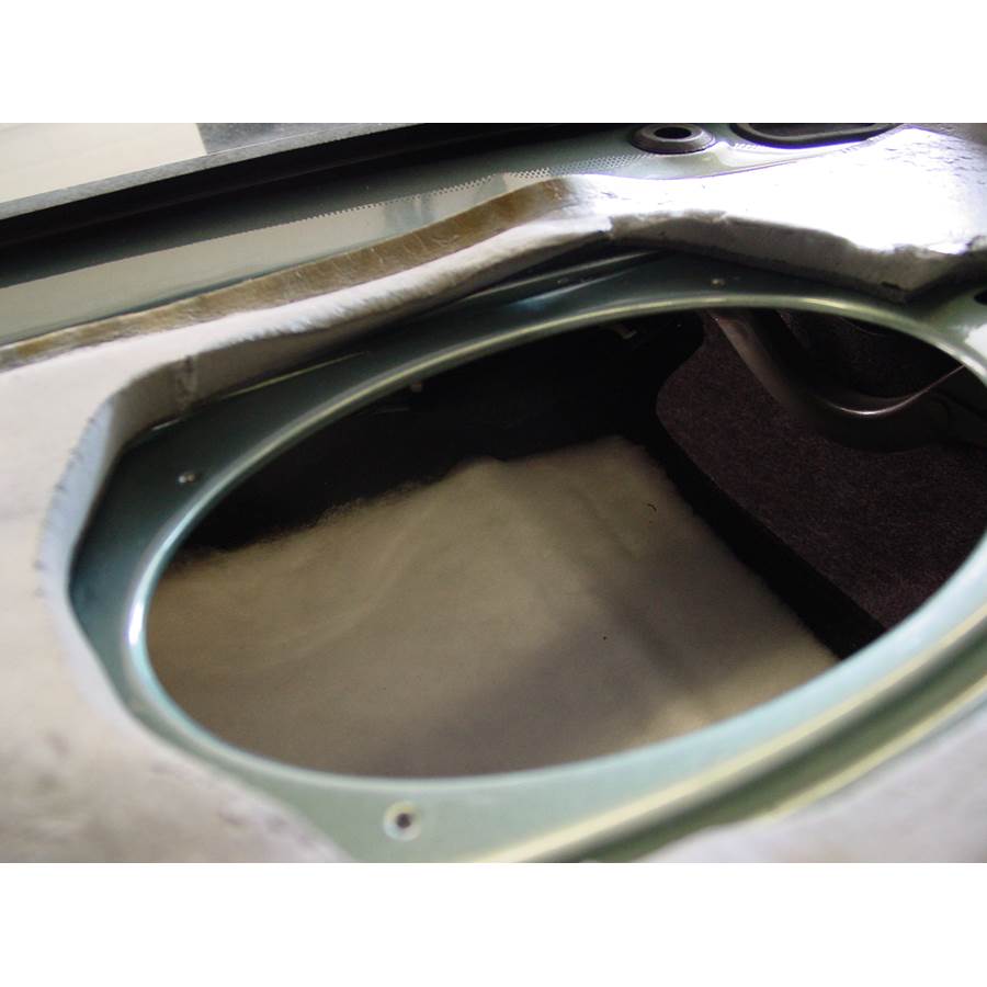 2003 Lincoln LS Rear deck speaker removed