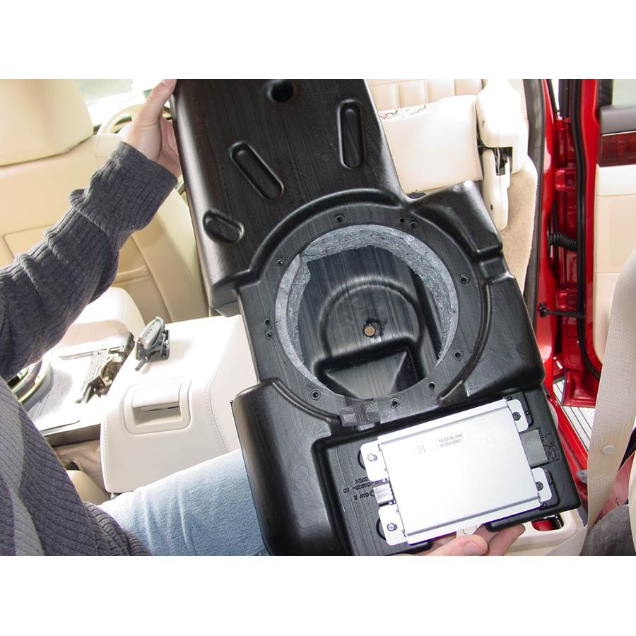 2004 Lincoln Aviator Far-rear side speaker removed