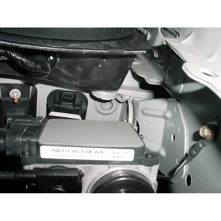2002 Lincoln Town Car Firewall access