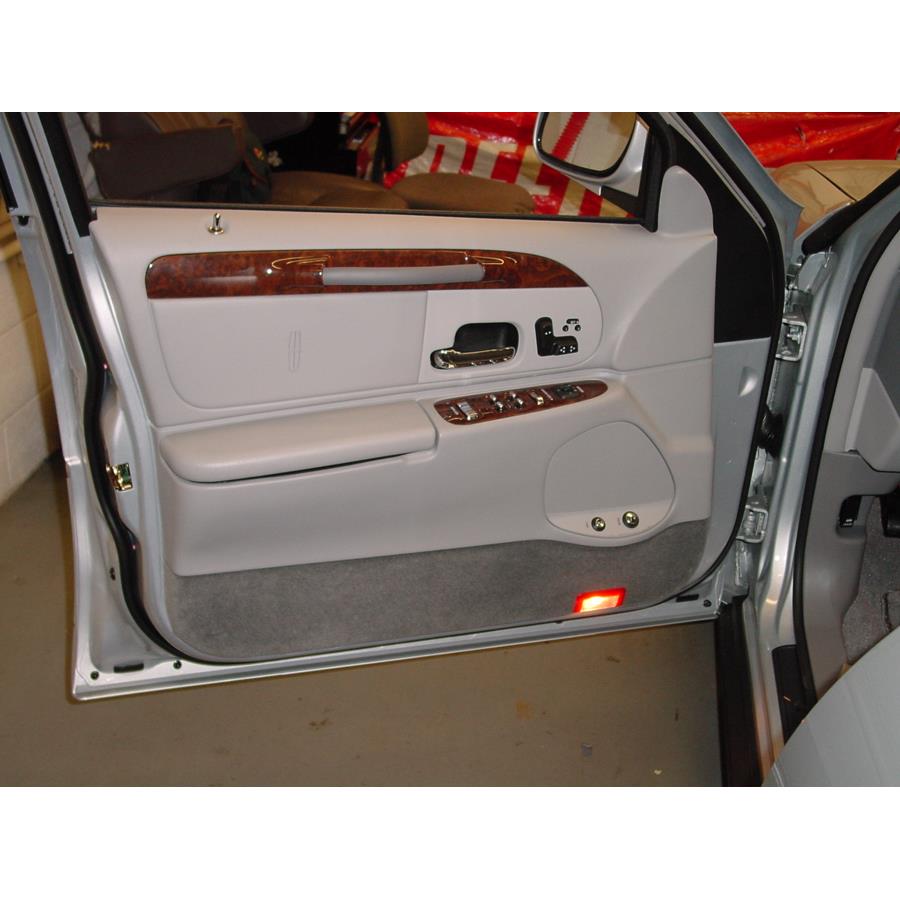 2002 Lincoln Town Car Front door speaker location