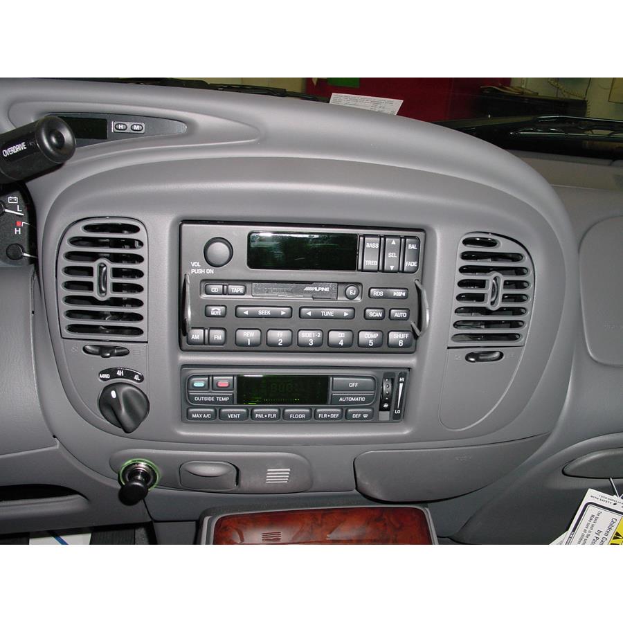 2002 Lincoln Navigator Factory Radio