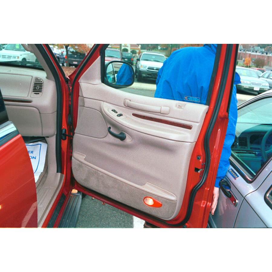 1999 Lincoln Navigator Front door speaker location