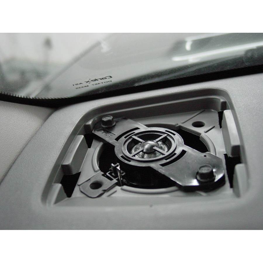 2009 Suzuki Equator Dash speaker